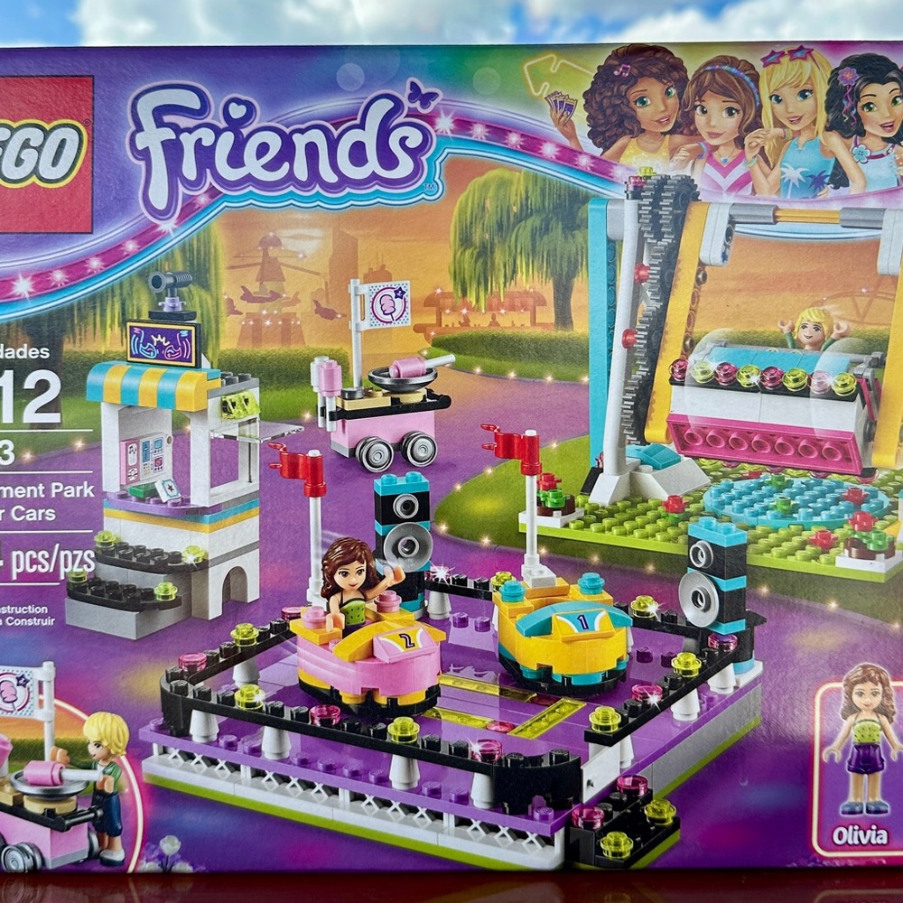 LEGO Friends Amusement Park Bumper Cars Set 41133
